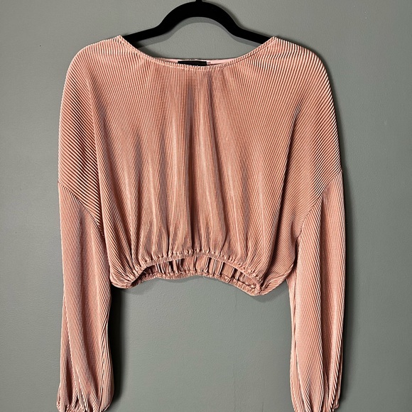 Pink ribbed crop top - Picture 3 of 3